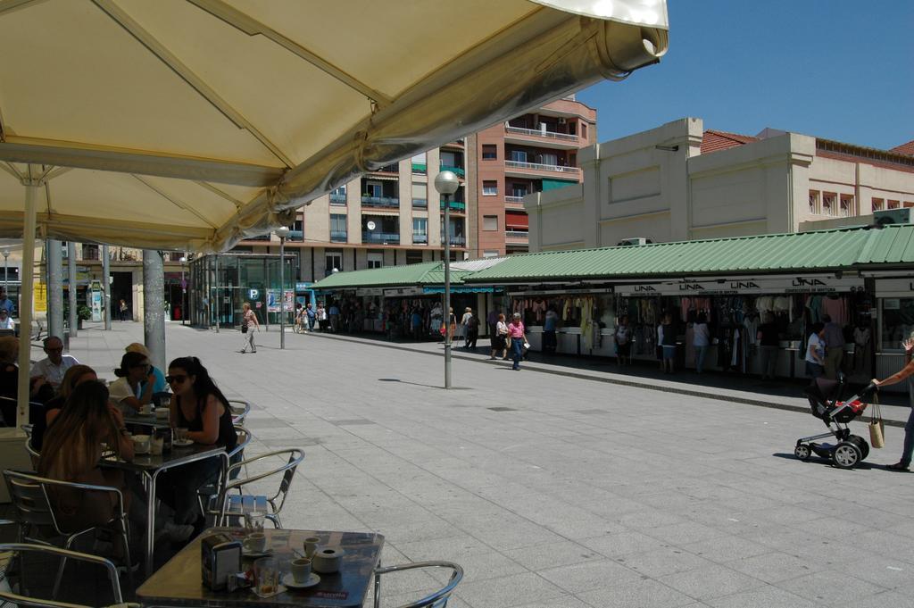 Bcn4Days 24/7 Apartments L'Hospitalet de Llobregat Bagian luar foto